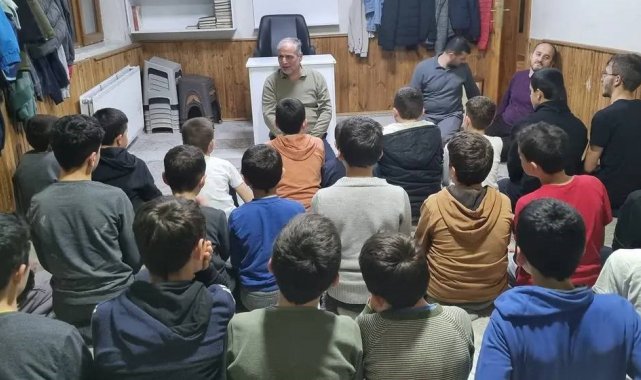 Kur'an kursu öğrencilerine ziyaret