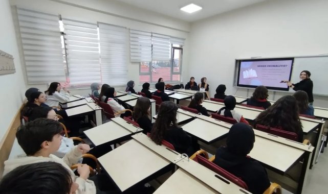 Kütahya Necip Fazıl Kısakürek Anadolu Lisesinde "Kitaplarla Tanışma Günleri" isimli proje