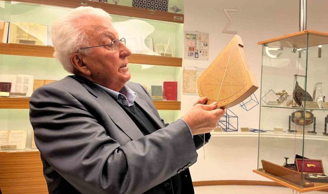 Latin harfleriyle yapılan ilk rubu tahtası Eskişehir'de sergileniyor