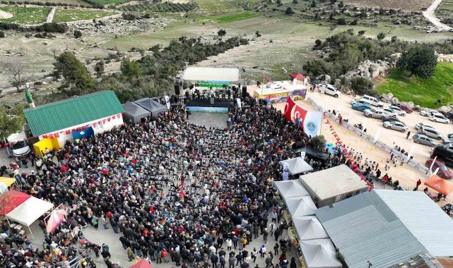 Mersin'de '2.Nergis Şenliği' düzenlendi