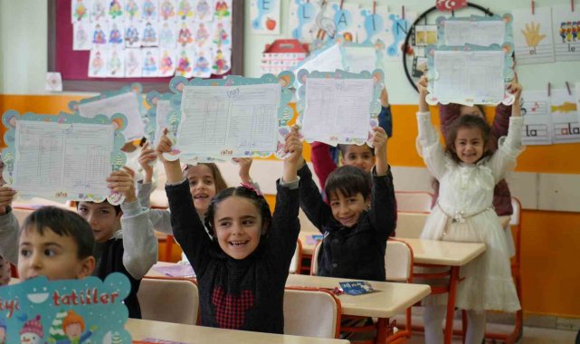 Muş'ta 108 bin 760 öğrenci karne heyecanı yaşadı