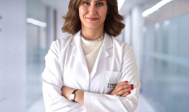 Op. Dr. Öztürk: "HPV aşısı, kişiyi HPV virüsünün neden olduğu genital siğillerden ve rahim ağzı kanserinden korur"