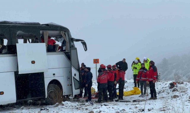 Şehitleri anmak için gittikleri şehirde ölen 2 kişi memleketleri Kocaeli'de toprağa verildi