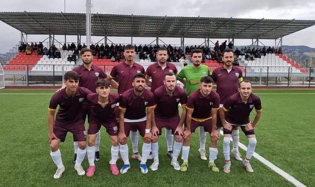 Selendi Belediyespor Play-Off'u zorluyor