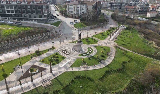 Seyir terasları Bandırma'nın sembol yapıları oldu
