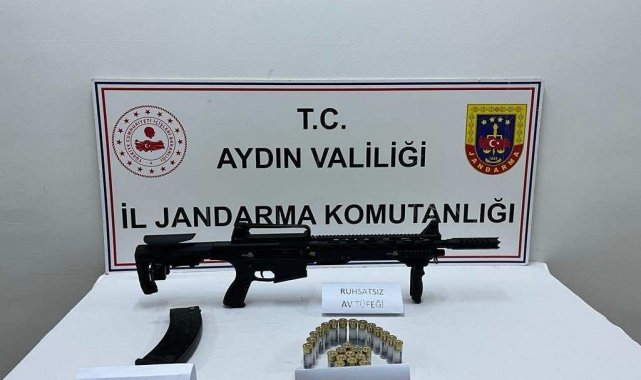 Şüpheli hareketleri ele verdi, jandarmadan kaçamadılar