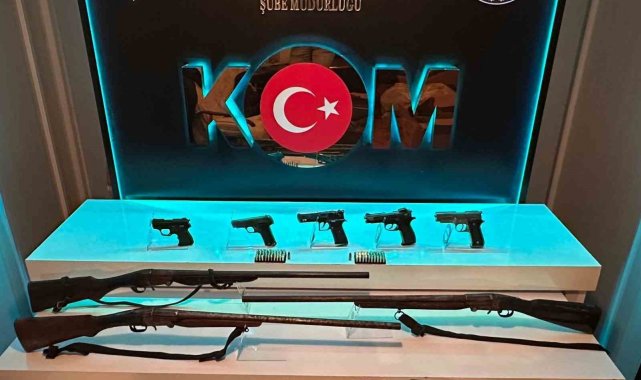 Şüphelinin evinden cephanelik çıktı
