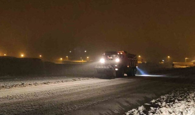 Van'da 53 yerleşim yerinin yolu ulaşıma kapandı