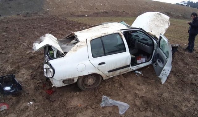 Yoldan çıkan otomobil defalarca takla atarak hurdaya döndü: 2 yaralı