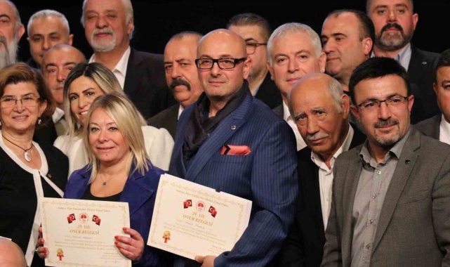 25 yıllık gayrimenkul danışmanlarına 'Onur Belgesi' verildi