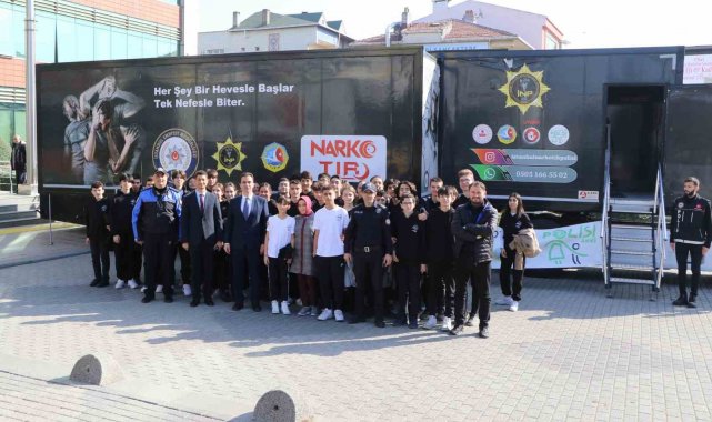'Narko Tır' Sancaktepe'de öğrencileri bilgilendirdi