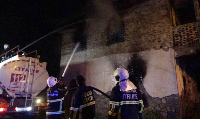 Adana'da evde çıkan yangında anne ve iki çocuğu hayatını kaybetti