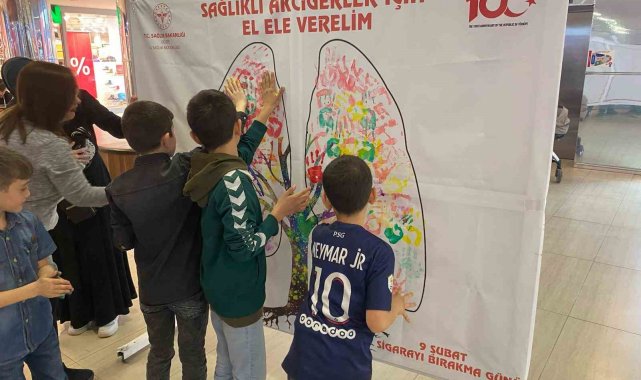 Akciğer maskotu çocuklardan ilgi gördü