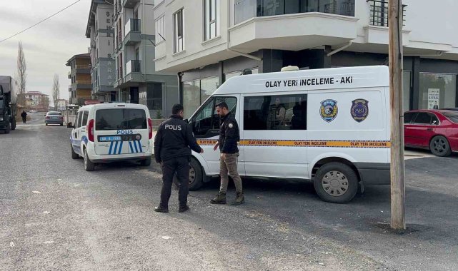 Aksaray'da 3. kattan düşen cam balkon ustası yaşam mücadelesini kaybetti
