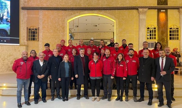 Anma programında depremde hayatını kaybeden vatandaşlara dua edildi