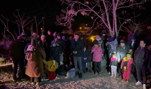 Ayvacık'ta 70 kaçak göçmen yakalandı, 5 organizatör gözaltına alındı