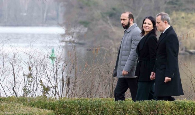 Azerbaycan, Ermenistan ve Almanya arasındaki üçlü görüşme Berlin'de başladı