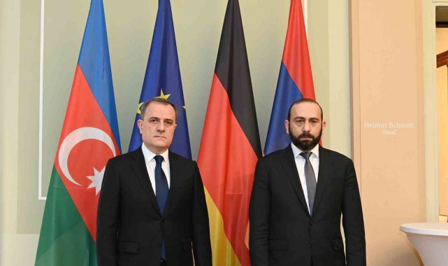 Azerbaycan ve Ermenistan Dışişleri Bakanlarının Berlin'deki barış anlaşması müzakeresi başladı