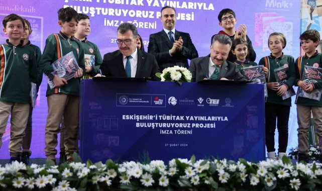 Bakan Kacır: "Türkiye Yüzyılı'nın mimarı gençlerimiz başarı hikâyelerimize yeni sayfalar ekleyecek"