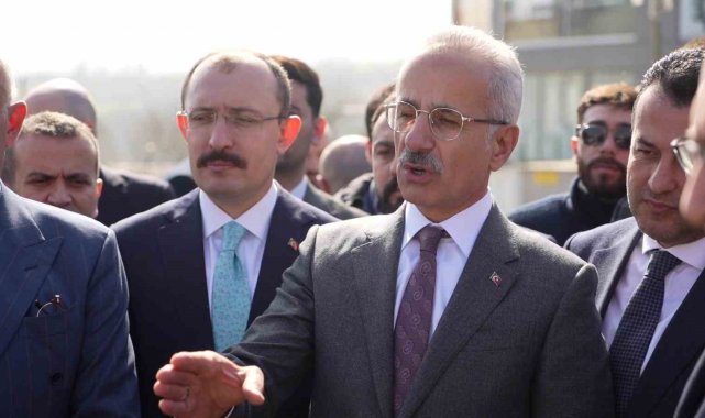 Bakan Uraloğlu, Yeşilkent Kavşağı'nı ve Şehir Hastanesi yolunu inceledi