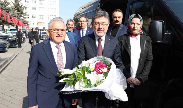Bakan Yumaklı: "Son dönemdeki yaptığımız düzenlemeler, Türk tarımında devrim niteliğindedir"