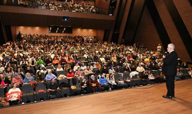 Başkan Başdeğirmen: "Gençlerimize faydalı olmaya çalışıyoruz"