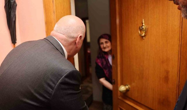 Başkan Bıyık, kapı kapı dolaşarak sorunlara çözüm üretiyor