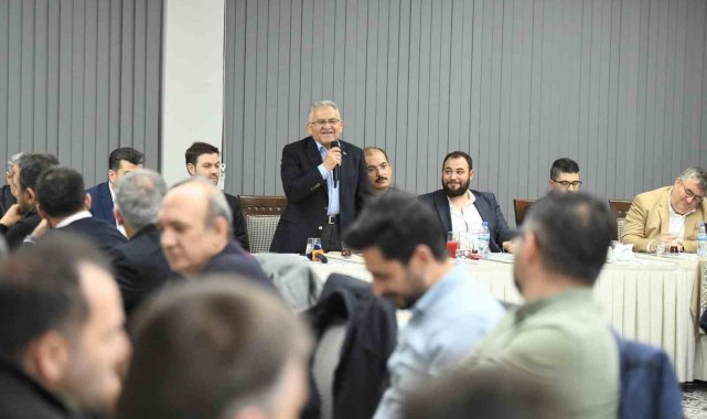 Başkan Büyükkılıç'tan bilişim sektörü ile "akıllı şehir" istişaresi