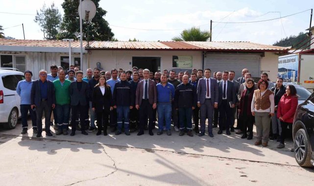 Başkan Oktay, yaralanan personelin arkadaşları ile görüştü