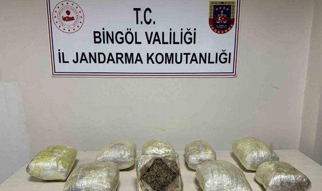 Bingöl'de odunların içine gizlenmiş uyuşturucu ele geçirildi: 3 kişi gözaltına alındı