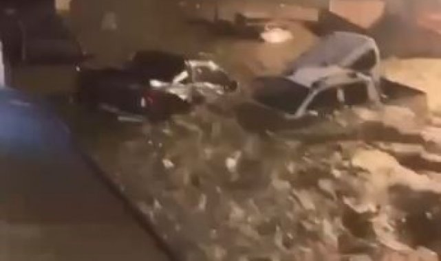 Borçka'da selin gelişi kameraya böyle yansıdı