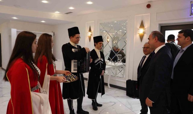 Büyükkılıç'tan Çerkeslere: "Biz et ile tırnağız"
