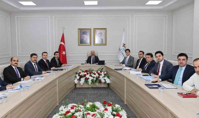 Deprem konutlarındaki çalışmalar masaya yatırıldı