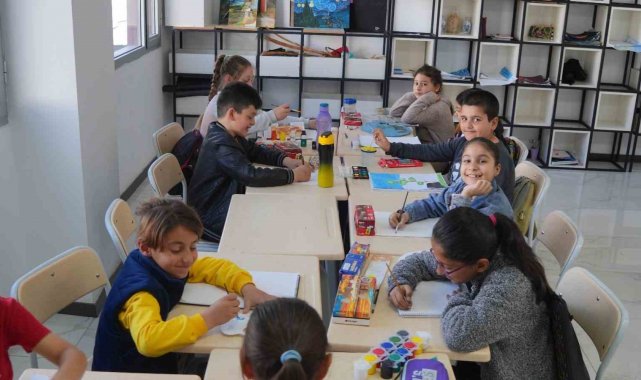 Didim'de geleceğin ressamları yetişiyor