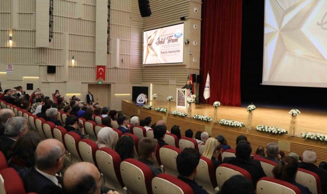 Erciyes Üniversitesi'nde 2023 yılı ödülleri sahiplerini buldu