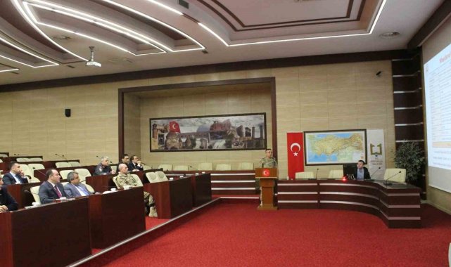 Erzurum'da eğitim tedbirleri ve okul güvenliği toplantısı yapıldı