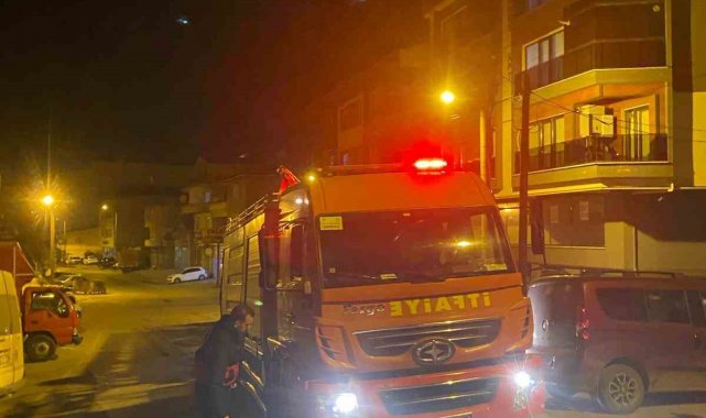Evin bacasında çıkan yangın ekipleri harekete geçirdi