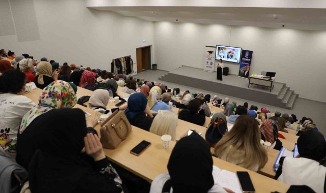 Eyüpsultanlı anneler üniversiteli oldu: "Yarım kalmış hikayemi tamamlıyorum"