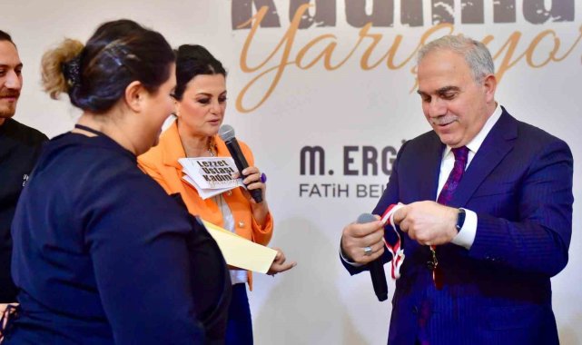 Fatih Belediyesi'nin düzenlediği yarışmada dereceye giren maharetli kadınlar ödüllerini aldı