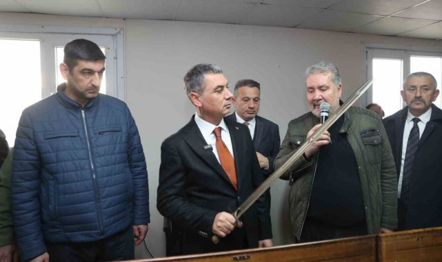 Gölbaşı Belediye Başkanı Şimşek'ten "Kabe Örtüleri ve Kabe Yolunda Mukaddes Emanetler" sergisine ziyaret