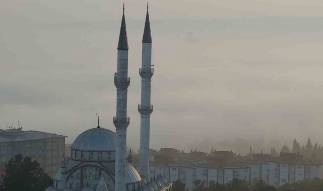 Göz gözü görmüyor: Marmara Denizi kayboldu