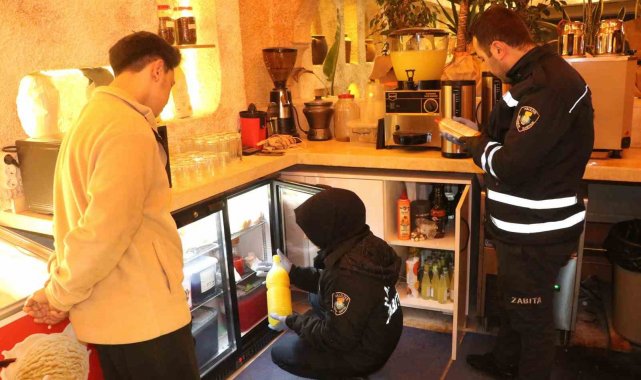 Haliliye'de zabıta ekipleri kafeleri denetledi