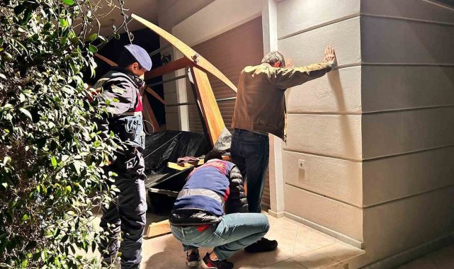 İzmir merkezli 9 ildeki terör operasyonuna 9 tutuklama