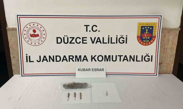 Jandarma ekipleri uyuşturucuya geçit vermiyor