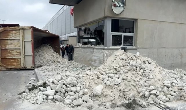 Kamyonuna çarpan aracı takip ederken kaza yaptı