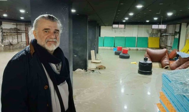Kanalizasyon temizlenmedi, spor salonu lağımla doldu