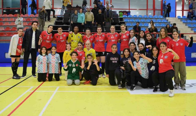 Konyaaltı yarı finalde