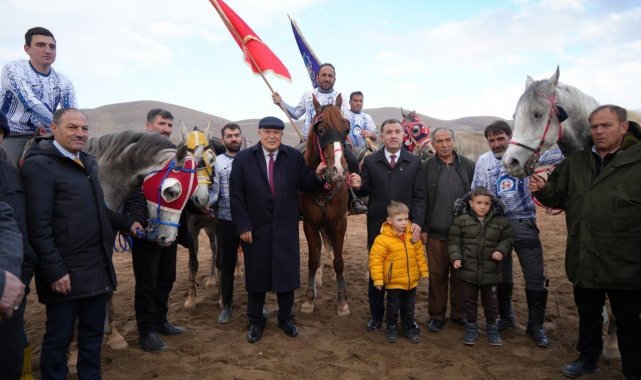 Kurtuluş kupası cirit müsabakasının kazananı dostluk oldu