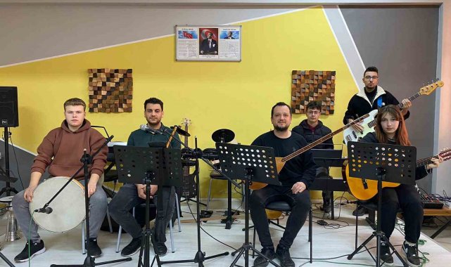 Lise öğrencileri konserden elde ettikleri geliri deprem bölgesine bağışlayacak