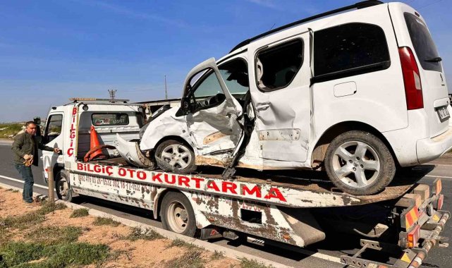 Mardin'de otomobil ile hafif ticari araç çarpıştı: 1 yaralı